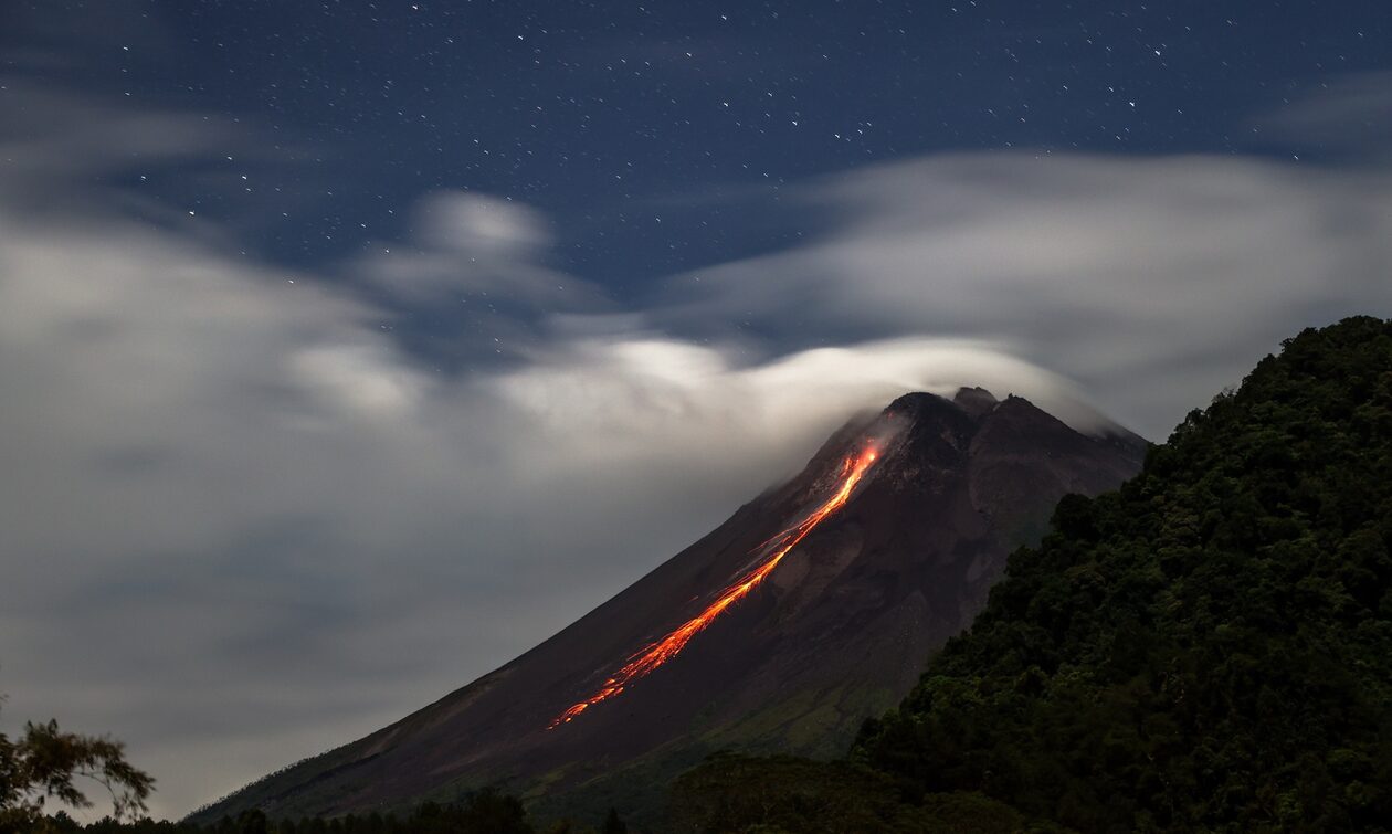 Ινδονησία: Έκρηξη του ηφαιστείου Μεράπι (vid)