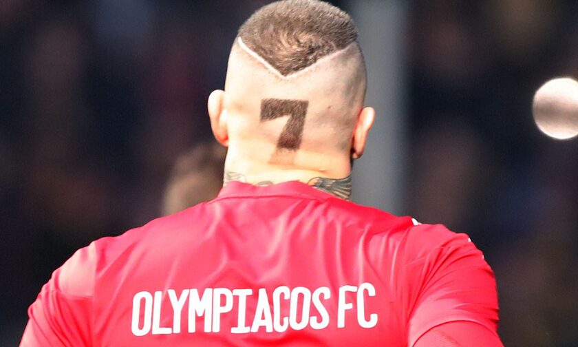ΑΕΚ – Ολυμπιακός: Με το «7» στο κεφάλι του ο Πασχαλάκης
