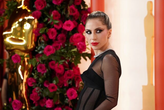 Η Lady Gaga έφτασε στα Όσκαρ 2023 με μια εντυπωσιακή τουαλέτα