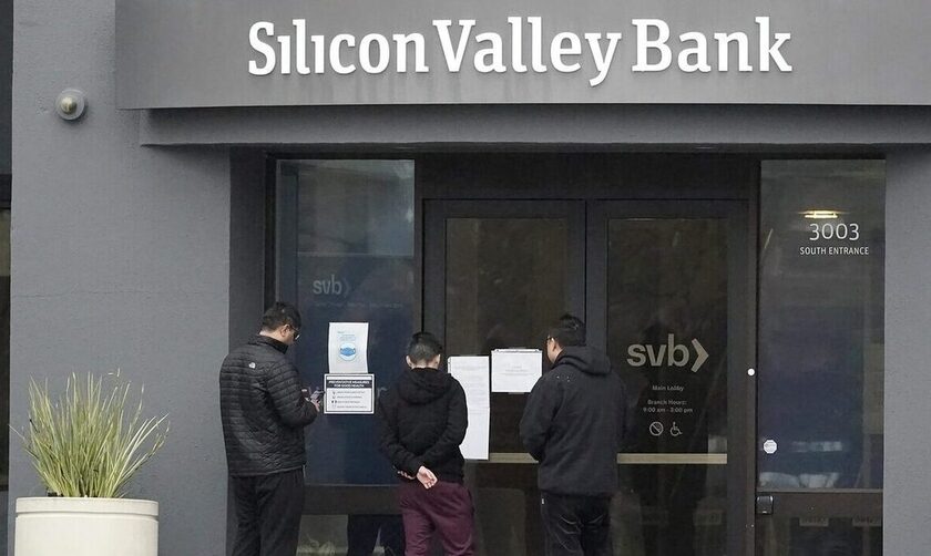 Κατάρρευση της Silicon Valley Bank: Τράβηξαν 100 δισ. δολάρια σε 24 ώρες