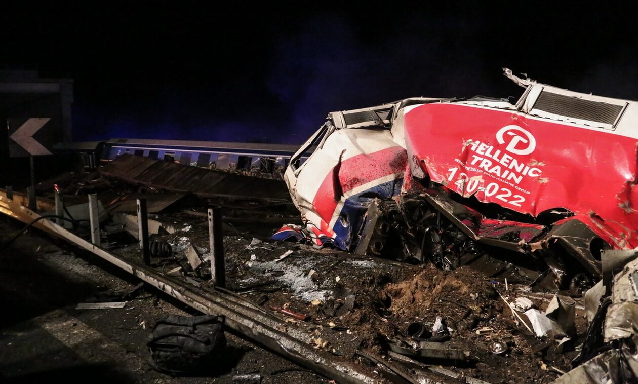 Τραγωδία στα Τέμπη: Συγκλονίζουν οι επιβάτες του μοιραίου τρένου - «Συγγνώμη που έζησα»