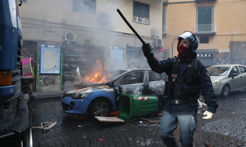 Τρομακτικά επεισόδια στη Νάπολη με τους οπαδούς της Άιντραχτ πριν τον αγώνα για το Τσάμπιονς Λιγκ