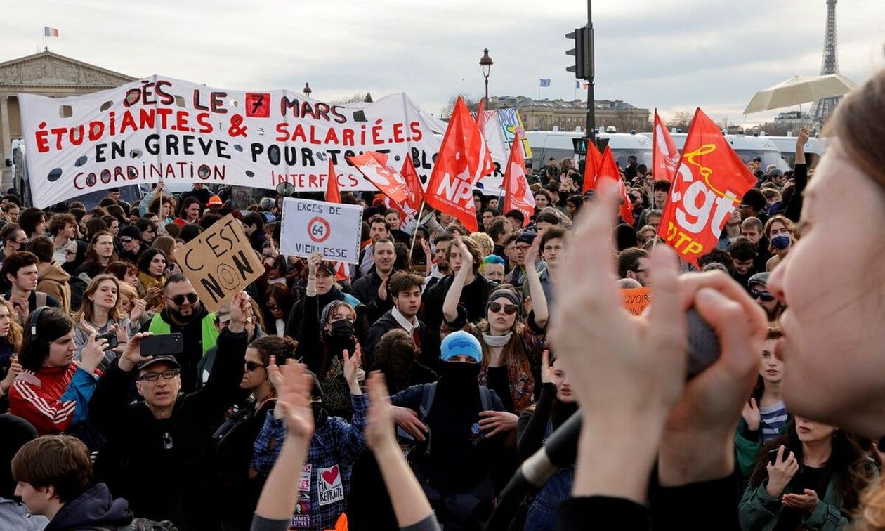 Στο «κόκκινο» η ένταση στη Γαλλία: Νέες απεργίες στις 23 Μαρτίου