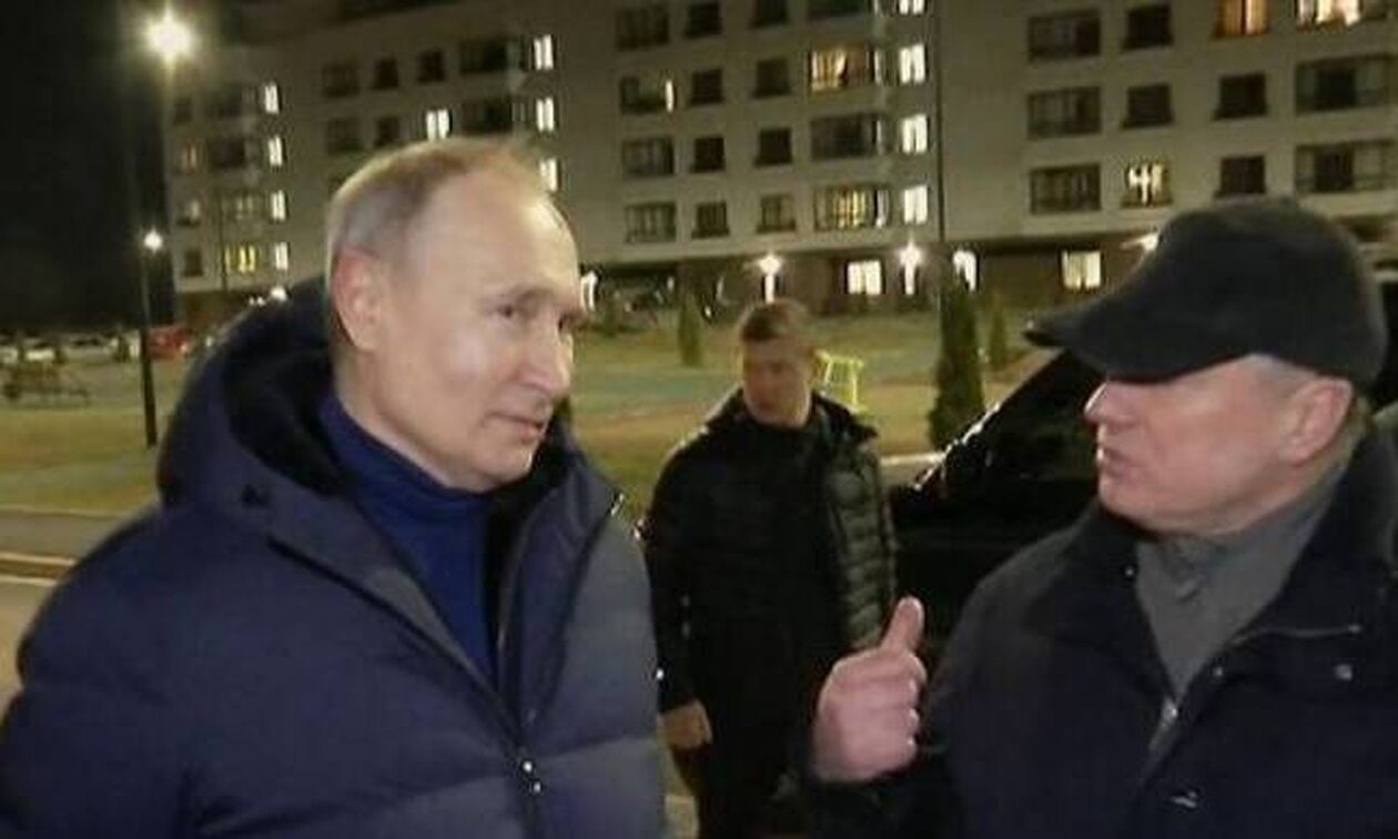 Η νυχτερινή βόλτα του Πούτιν στη Μαριούπολη και η επίσκεψη στην Κριμαία