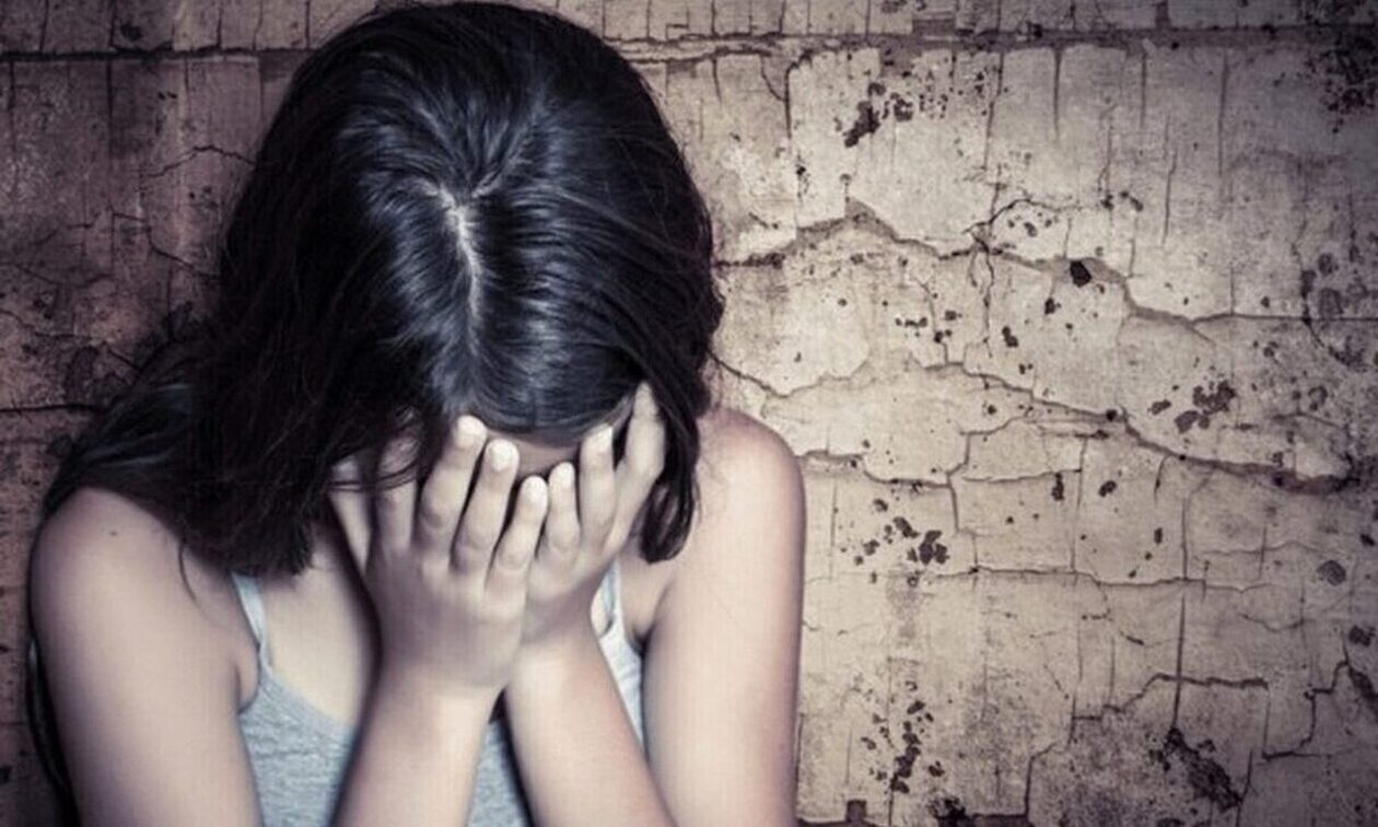 Υπόθεση μαστροπείας με θύμα 14χρονη: Αναζητείται ο βασικός δράστης