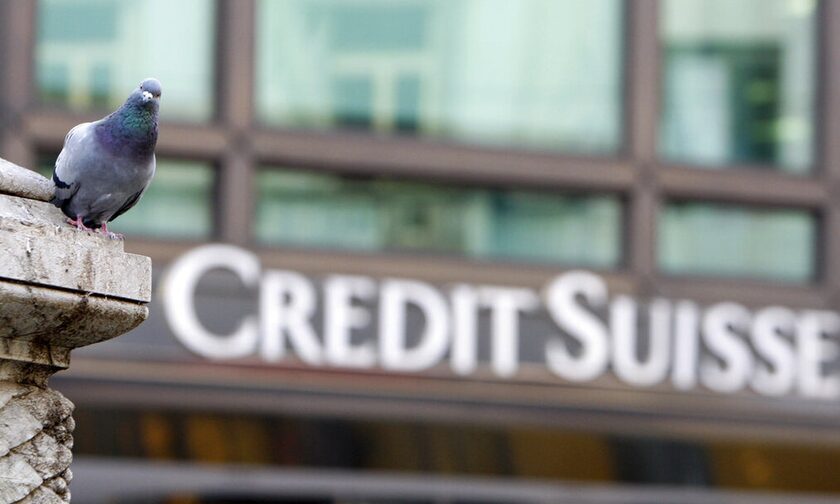 Ξεπουλάνε αντικείμενα με το λογότυπο της Credit Suisse