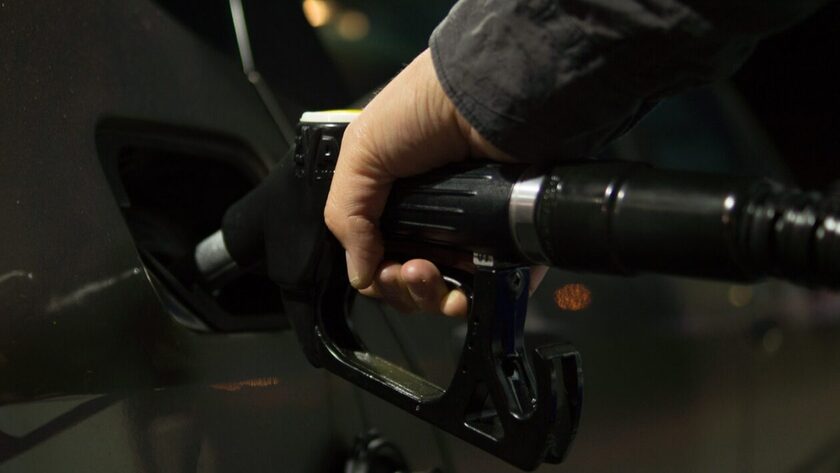 Το «κόλπο με το κέρμα» για να κάνουμε οικονομία στη βενζίνη