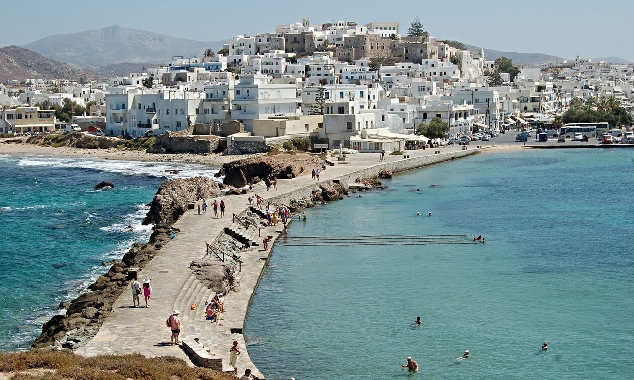 «Το ελληνικό νησί που είναι καλύτερο από τη Μύκονο» - Ύμνος της βρετανικής Sun για τη Νάξο