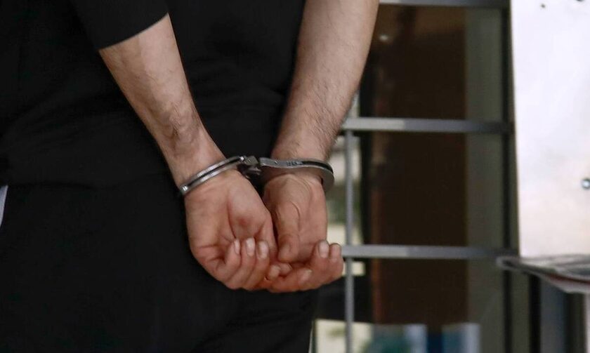Χειροπέδες σε 39χρονο φυγόποινο - Είχε καταδικαστεί σε έξι χρόνια κάθειρξης για απάτες