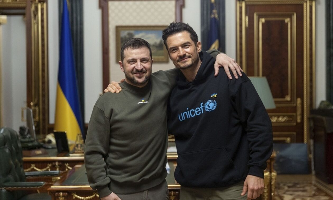 Στο Κίεβο ο Ορλάντο Μπλουμ: «Η δύναμη των Ουκρανών προκαλεί δέος» - Η αγκαλιά με τον Ζελένσκι