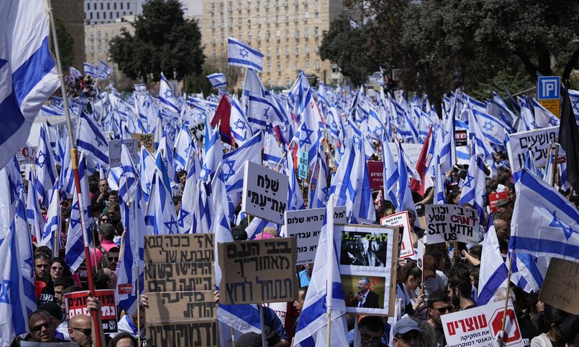 Χάος στο Ισραήλ λόγω της δικαστικής μεταρρύθμισης που προωθεί ο Νετανιάχου