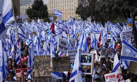 «Καζάνι που βράζει» το Ισραήλ: Aπεργιακό χάος και διαδηλώσεις - Τρίζει ο θρόνος του «βασιλιά Μπίμπι»
