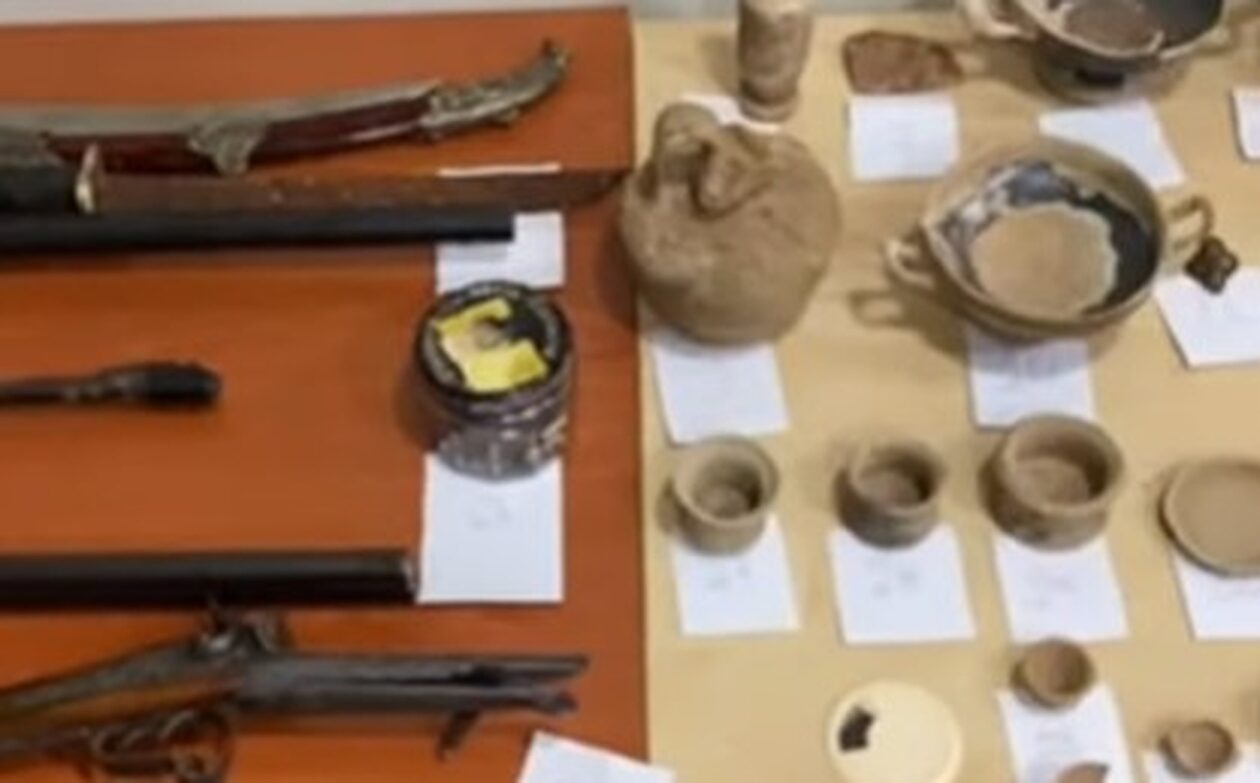 Κορινθία: Συνελήφθησαν τρεις αρχαιοκάπηλοι - Είχαν στην κατοχή τους όπλα και... σπαθιά