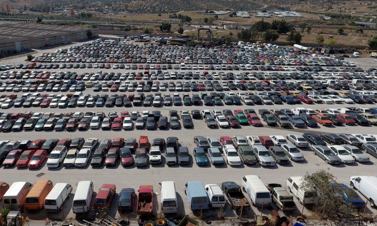 Αυτοκίνητα, φορτηγά, δίκυκλα και τροχόσπιτα από 200 ευρώ: Ανοίγει η αποθήκη με τα 114 οχήματα