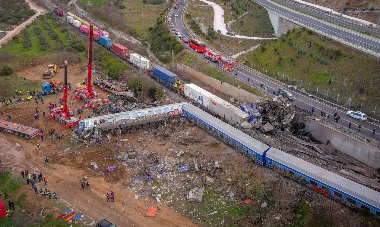 Σιδηροδρομικό δυστύχημα στα Τέμπη – Ένας μήνας από την τραγωδία που βύθισε την Ελλάδα στο πένθος