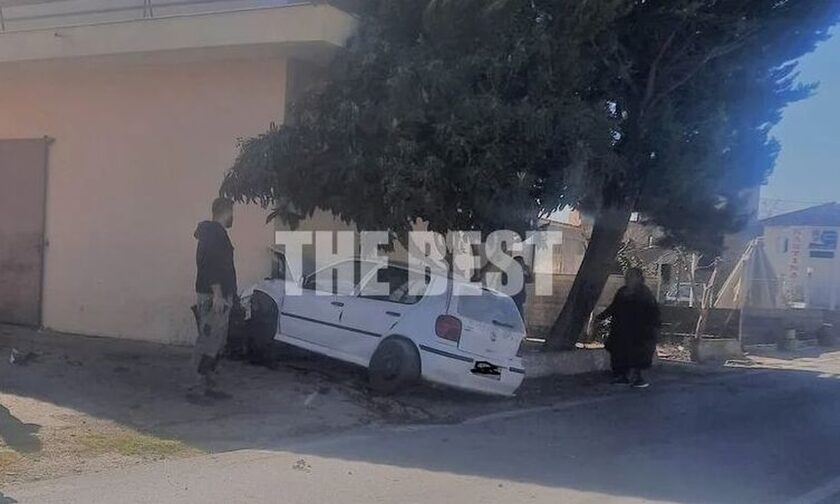 Σοβαρό τροχαίο στο δρόμο Αμαλιάδα προς Πάτρα - Αυτοκίνητο βγήκε εκτός ελέγχου και καρφώθηκε σε τοίχο