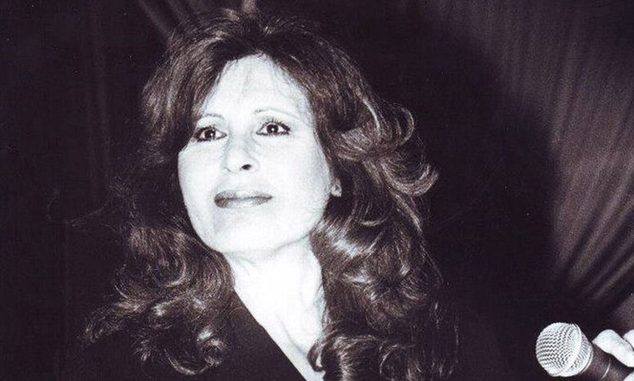Ρένα Κουμιώτη: Ποια ήταν η ερμηνεύτρια της μεγάλης επιτυχίας «Άναψε καινούργιο μου φεγγάρι»