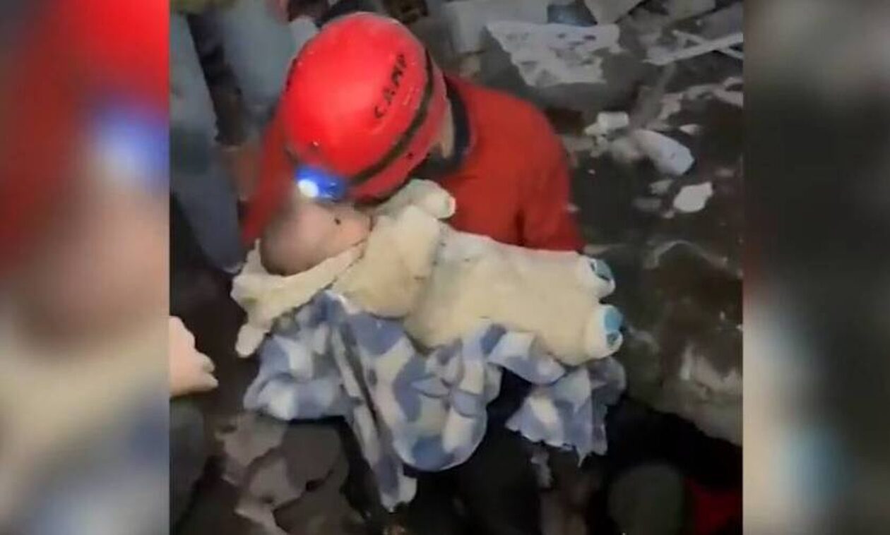 Τουρκία: Μητέρα και κόρη επανενώθηκαν σχεδόν δύο μήνες μετά τον σεισμό, χάρη σε ένα τεστ DNA