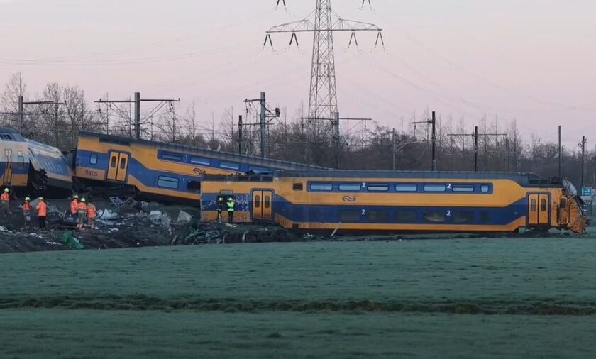 Ολλανδία: Βίντεο ντοκουμέντο μετά τον εκτροχιασμό του τρένου - Φωνάζουν βοήθεια οι επιβάτες