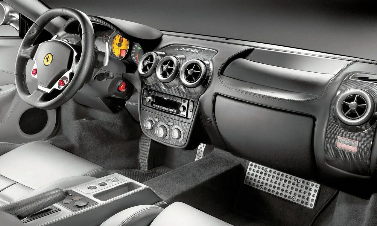 Πόσο μπορεί να κοστίζει μία επισκευή διακοπτών σε μια Ferrari;