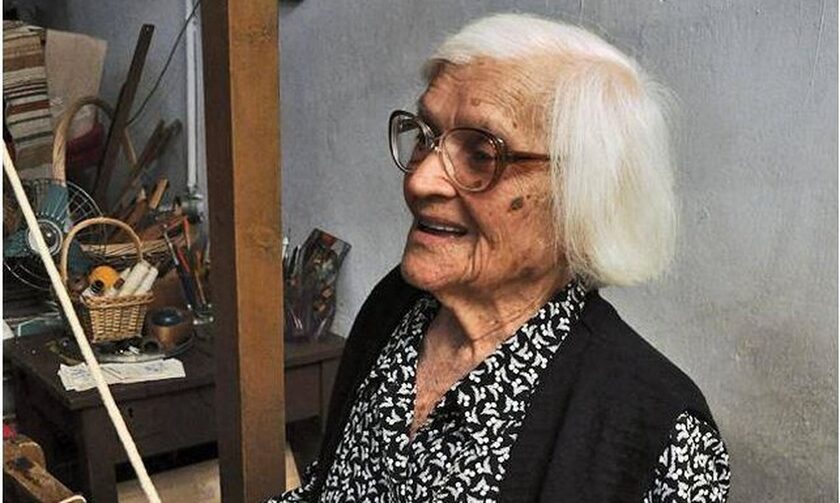 Ικαρία:  Πέθανε στα 112 χρόνια της η «δασκάλα του αργαλειού», Ιωάννα Πρωίου