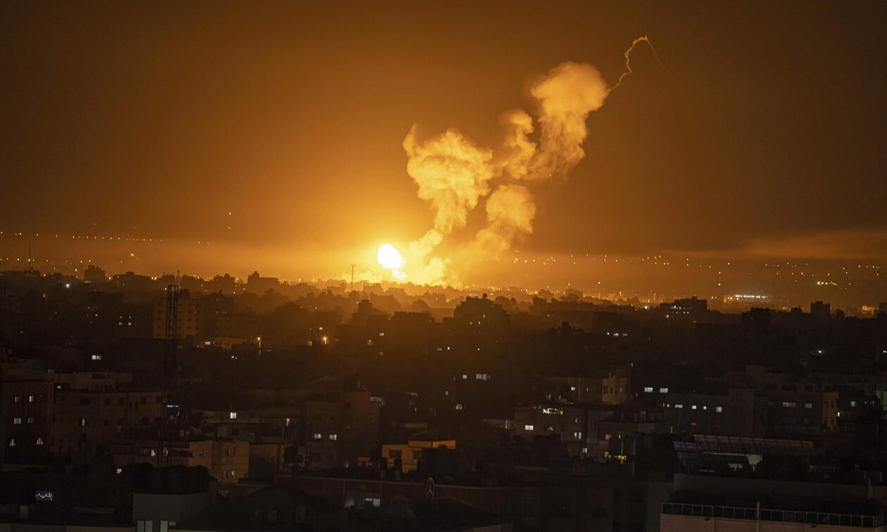Το Ισραήλ βομβαρδίζει τη Λωρίδα της Γάζας - Ηχούν σειρήνες σε πόλεις