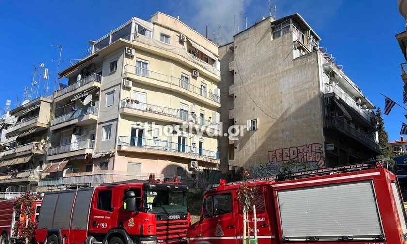 Θεσσαλονίκη: Πυρκαγιά σε διαμέρισμα στο κέντρο της πόλης – Στο νοσοκομείο ένα άτομο