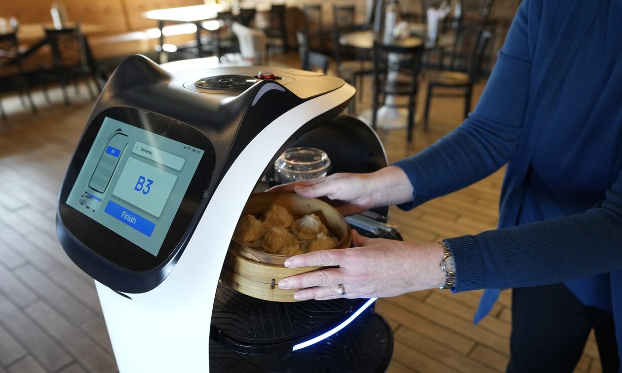 Η εξάπλωση των ρομπότ «σερβιτόρων» - Eίναι το μέλλον της εστίασης;