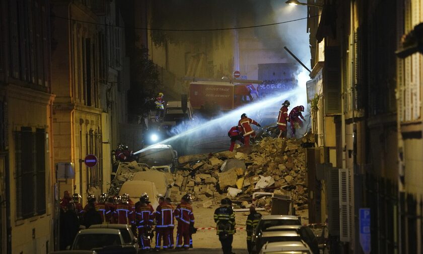 Έρευνες για τον εντοπισμό επιζώντων στη Μασσαλία