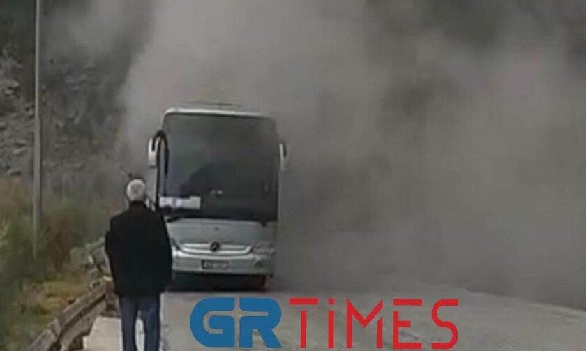 Μέτσοβο: Βίντεο από την στιγμή που το λεωφορείο τυλίχθηκε στις φλόγες - Συγκλονιστική μαρτυρία