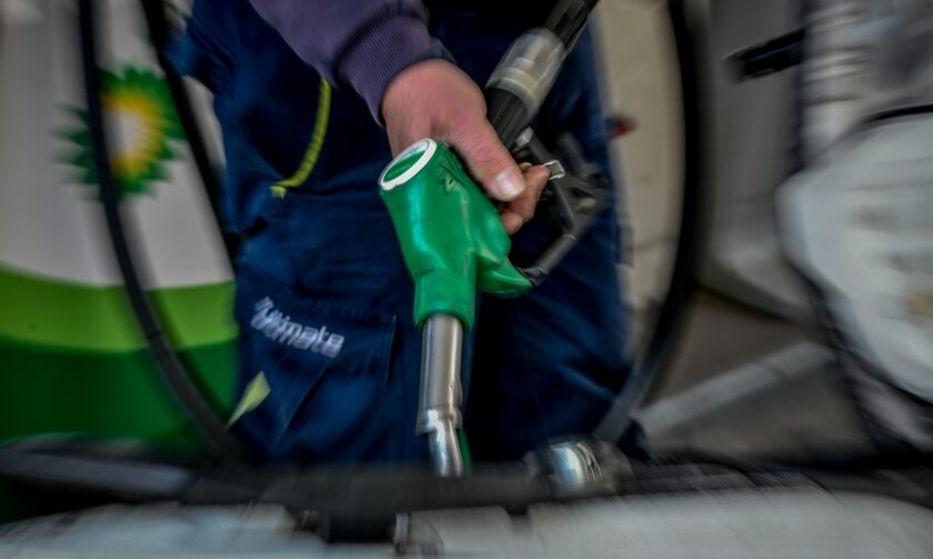 Έξοδος Πάσχα: Με βενζίνη κοντά στα 2 ευρώ