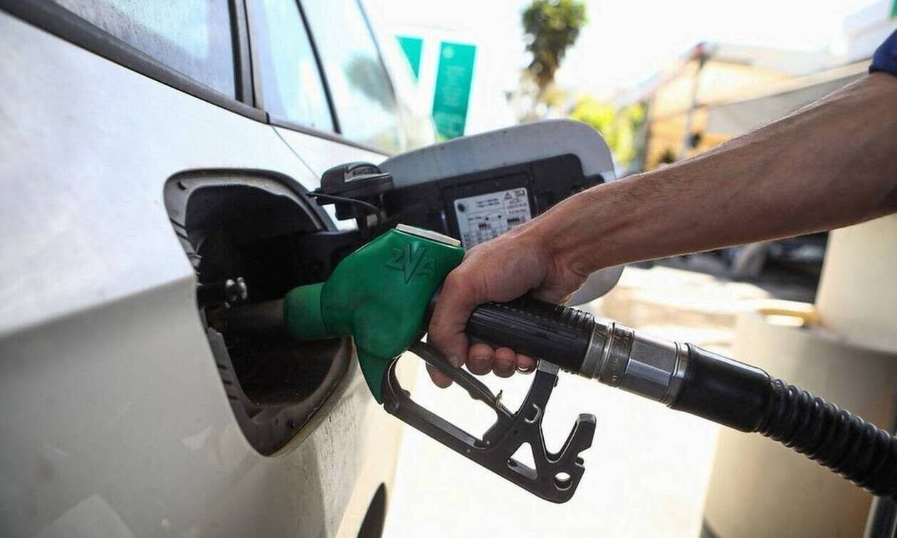 Καύσιμα: «Ανηφόρα» για τη βενζίνη που φτάνει στα 2 ευρώ - «Παράθυρο» της κυβέρνησης για Fuel Pass 3