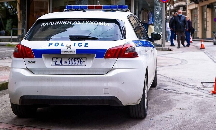 Θεσσαλονίκη: Ληστεία υπό την απειλή μαχαιριού σε ψιλικατζίδικο – Άρπαξαν 300 ευρώ