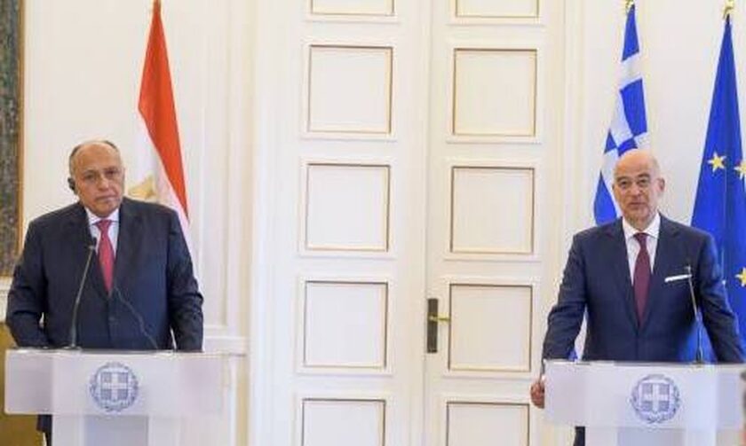 Συνάντηση του Νίκου Δένδια με τον Αιγύπτιο υπουργό Εξωτερικών - «Ενισχυμένες οι σχέσεις μας»