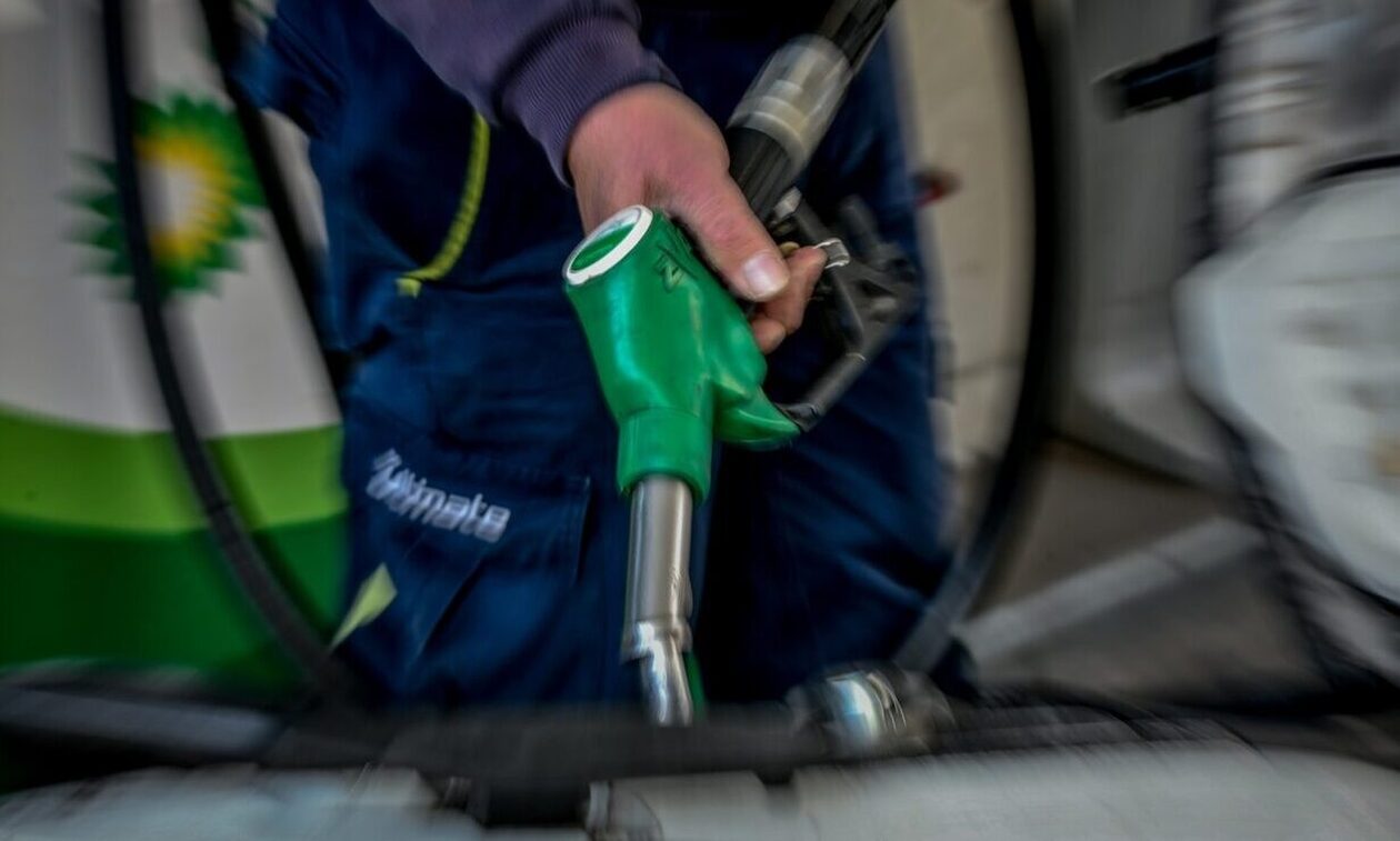 Πάνω από 2 ευρώ θα πληρώσουν για βενζίνη οι εκδρομείς του Πάσχα - Παραδείγματα