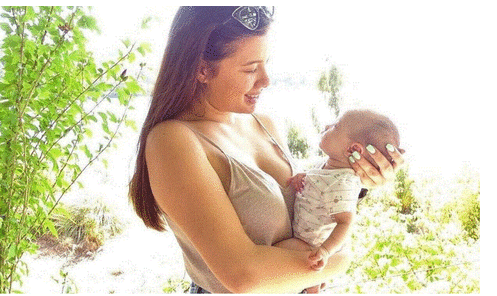 Γλυκά Νερά: Η πρώτη φωτογραφία της μικρής Λυδίας δύο χρόνια μετά τη δολοφονία της Κάρολαΐν