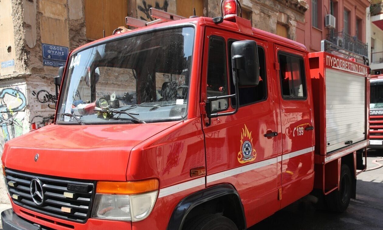 Χανιά: Μεγάλη πυρκαγιά σε σπίτι – Στο νοσοκομείο 63χρονος με σοβαρά εγκαύματα