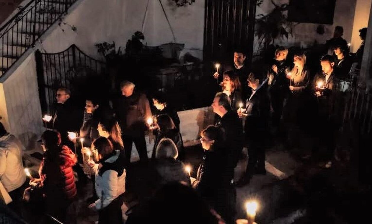 Αλέξης Τσίπρας: Στην Κέρκυρα για το Πάσχα - Βίντεο από την περιφορά του επιταφίου