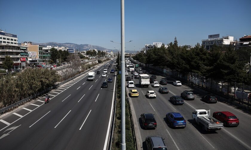 «Άδειασε» η Αθήνα -  Πάνω από μισό εκατομμύριο οχήματα έφυγαν σε μια εβδομάδα