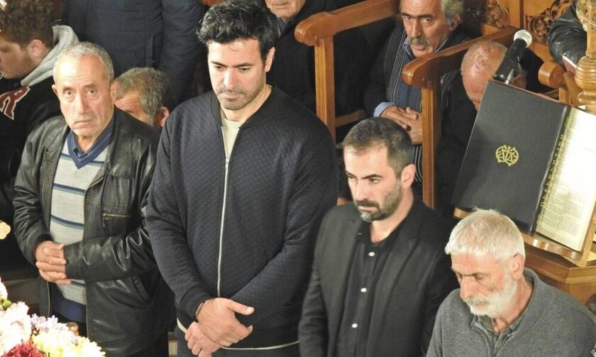 Ρέθυμνο: Ο παντοτινά όμορφος Νίκος Παπαδάκης βρέθηκε στα Σελλιά για τον Επιτάφιο