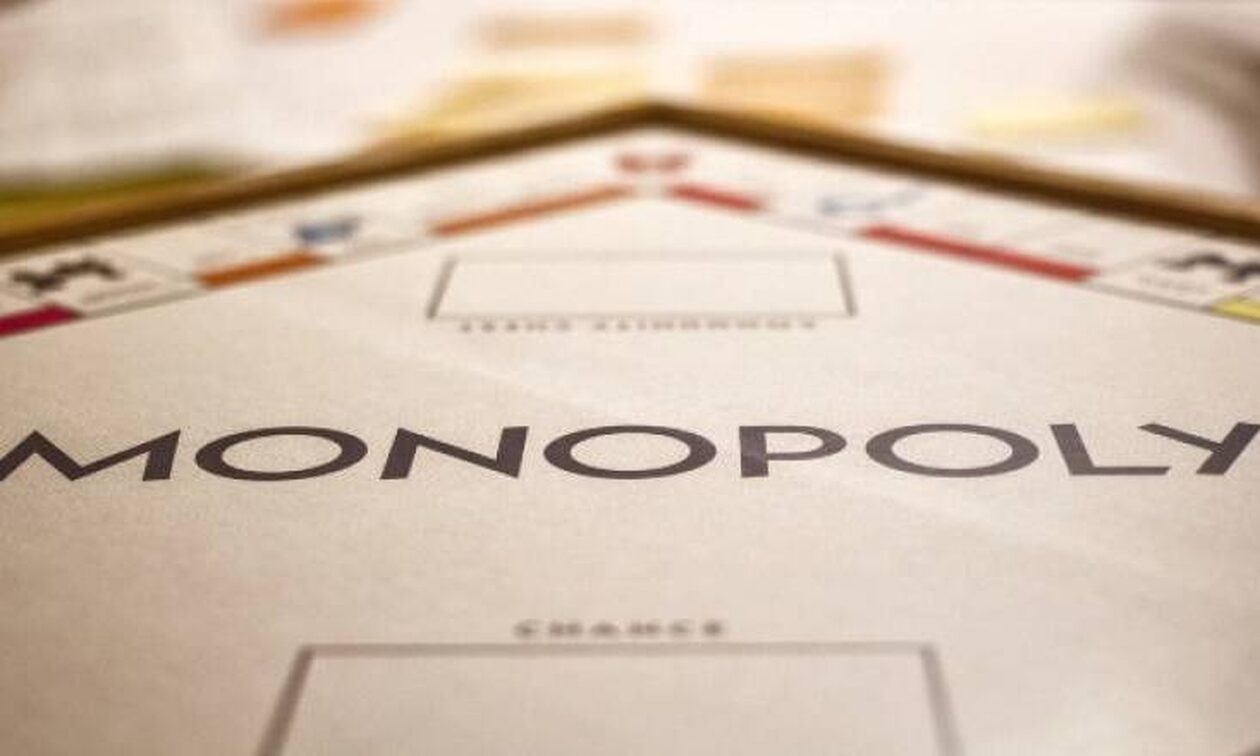 Δύο άνδρες κατέληξαν στο νοσοκομείο μετά από παιχνίδι στη Monopoly: Του επιτέθηκε με σπαθί