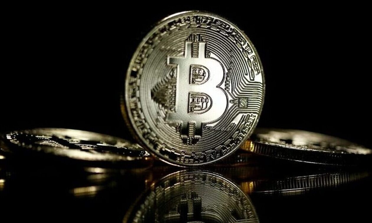 Bitcoin: Προσπάθεια να κρατηθεί στα 30.000 δολάρια