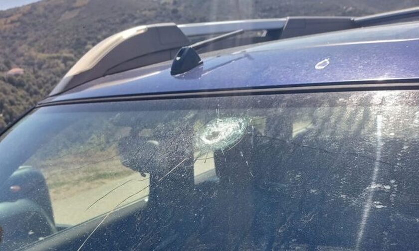 Χανιά: «Αδέσποτη» σφαίρα καρφώθηκε σε αυτοκίνητο γυναίκας