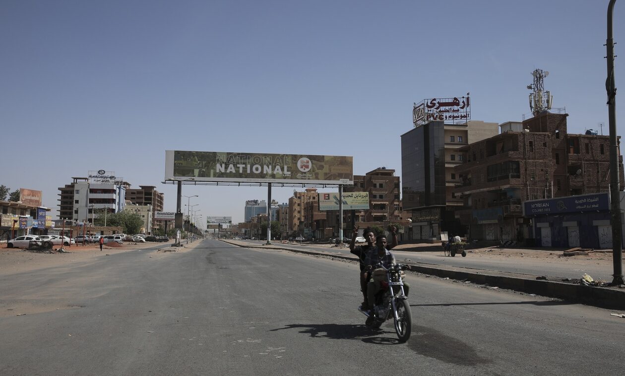 Σουδάν: Συμφωνία για 24ωρη κατάπαυση του πυρός από τους αντίπαλους στρατηγούς