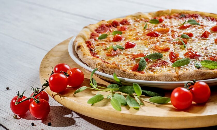 Ιταλία: Φθηνότερα να αγοράζεις πίτσα παρά να τη φτιάχνεις στο σπίτι