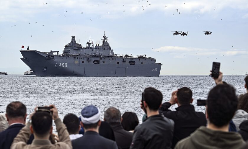 Τουρκία: Υπό το βλέμμα Ερντογάν απέπλευσε για τη Μαύρη Θάλασσα το «Αναντολού»