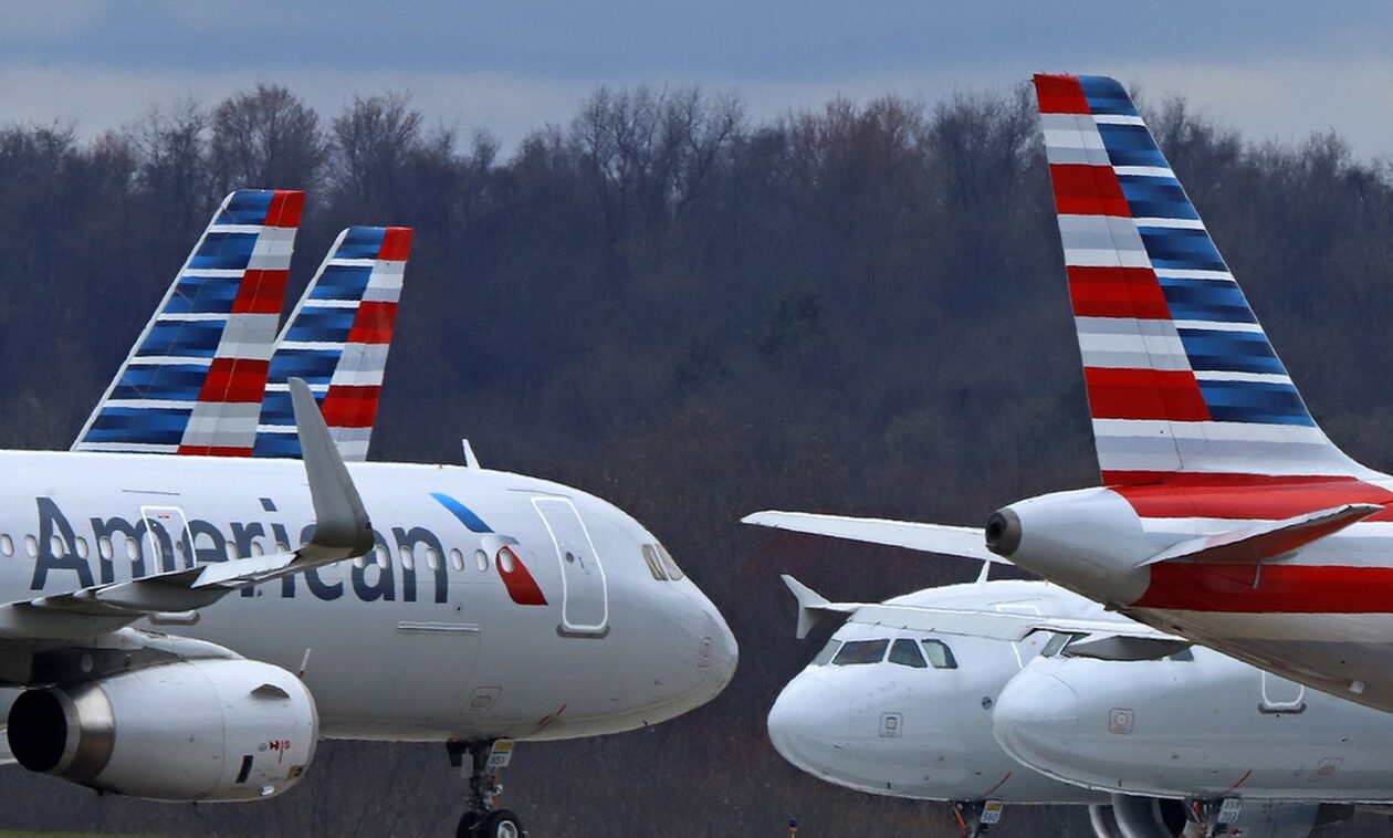Θρίλερ σε αεροσκάφος της American Airlines: Σμήνος πουλιών προκάλεσε φωτιά σε κινητήρα