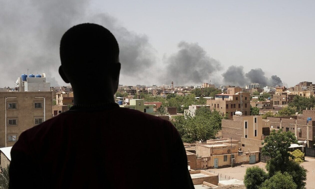 Σουδάν: Μαίνεται ο εμφύλιος - Την Τρίτη επιστρέφουν οι πρώτοι Έλληνες