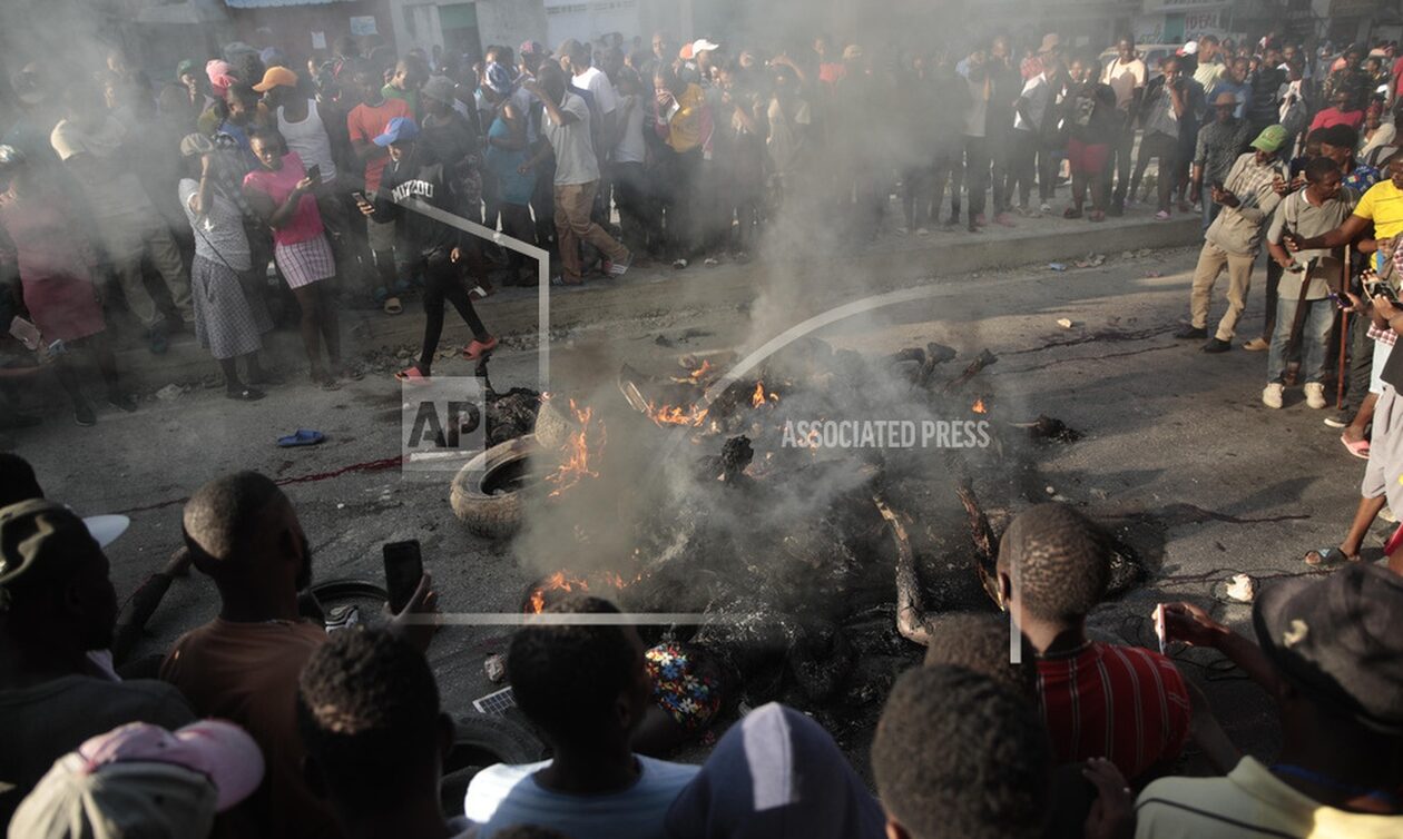 Φρίκη στην Αϊτή: Όχλος πυρπόλησε δημόσια μέχρι θανάτου μέλη συμμορίας