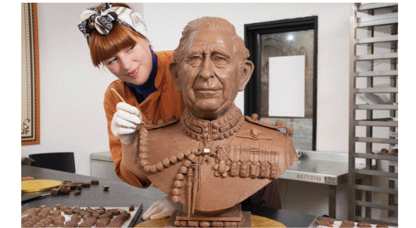 Βασιλιάς Κάρολος: Έφτιαξαν την προτομή του απο 17 λίτρα... λιωμένης σοκολάτας